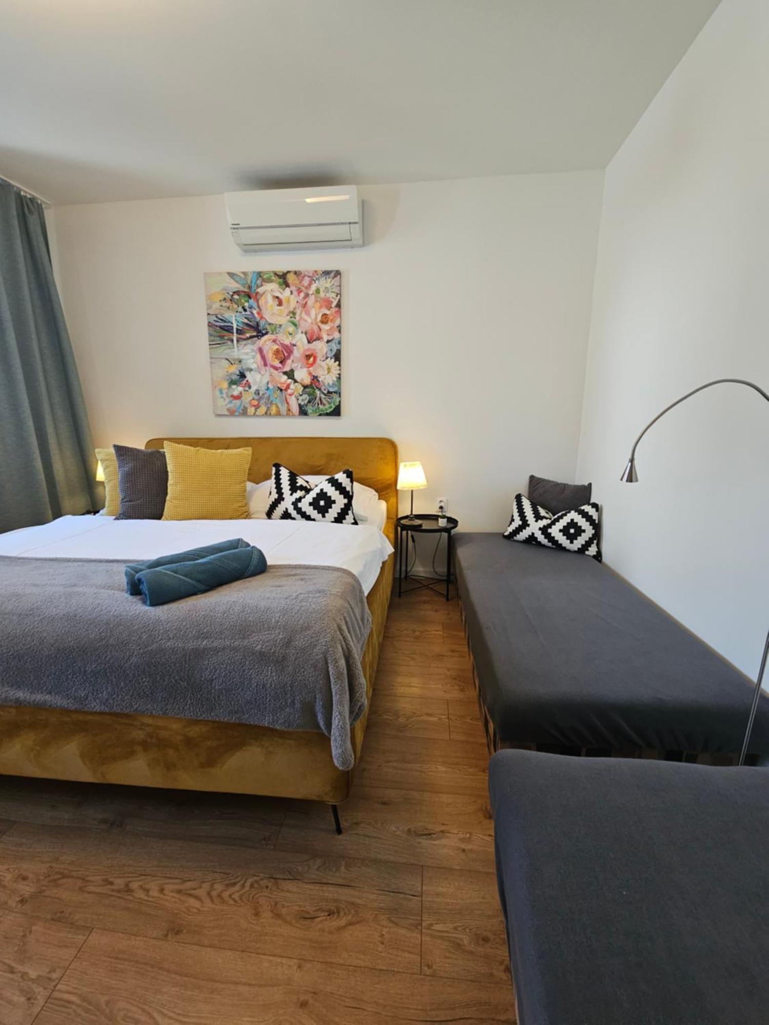 Apartmany Centro & Jacuzzi Piest'any Exterior photo